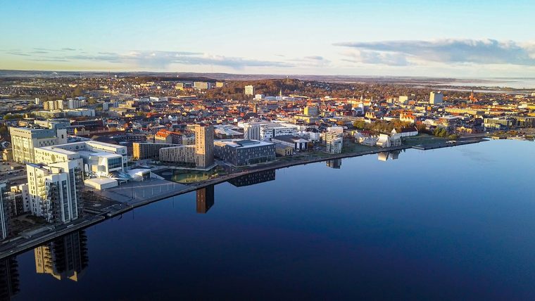 Le front de mer d'Aalborg avec le centre Utzon