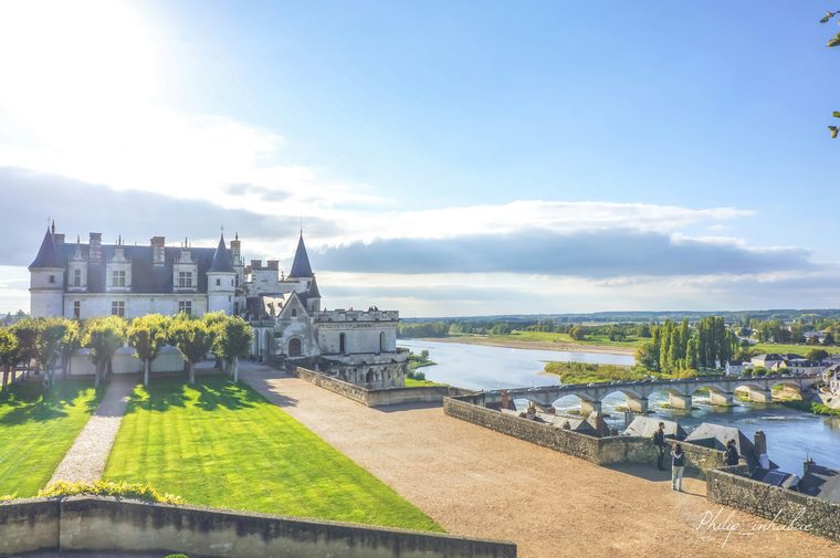 Le Château Royal d'Amboise surplombant la Loire