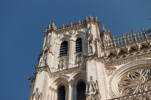 La cathédrale d'Amiens dominant le quartier Saint-Leu et ses canaux