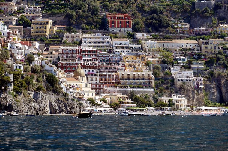 Vue sur Positano et la côte Amalfitaine depuis la mer