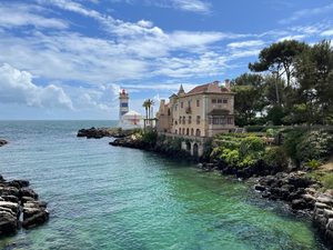 Le phare de Santa Marta et la côte rocheuse de Cascais