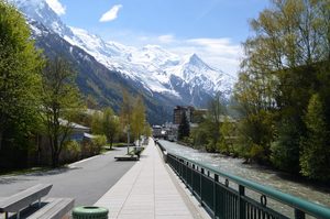 Vue sur le massif du Mont-Blanc depuis la vallée de Chamonix