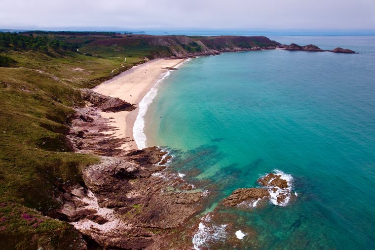 Les falaises de la pointe de Pen-Hir et les rochers des Tas de Pois