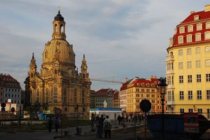 La Frauenkirche et les toits de la vieille ville de Dresde