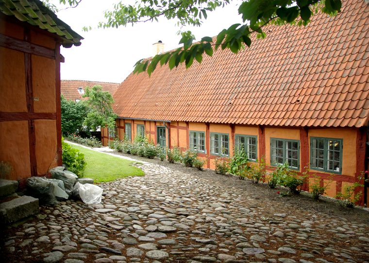 Les ruelles pavées et les maisons à colombages du centre historique d'Ebeltoft