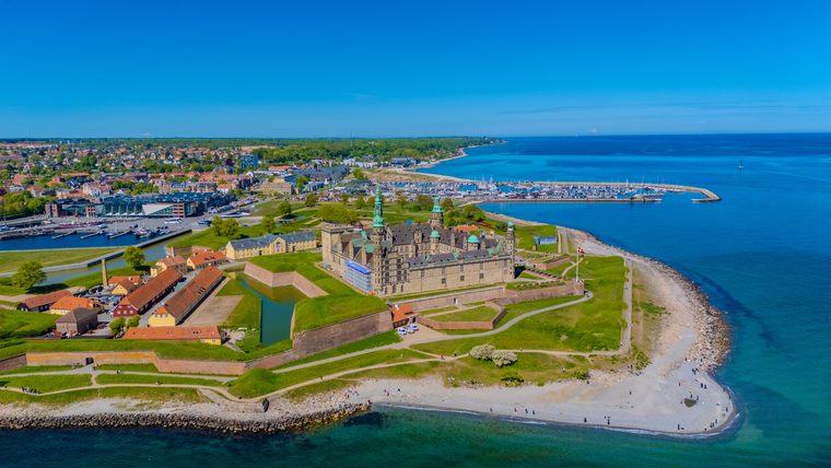 Le château de Kronborg face au détroit d'Øresund