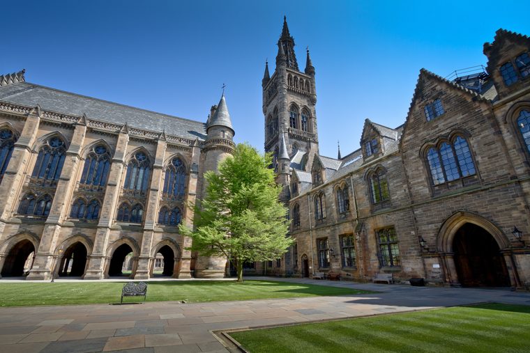 L'Université de Glasgow et ses cloîtres gothiques