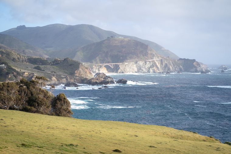 Le pont de Bixby Creek sur la côte escarpée de Big Sur