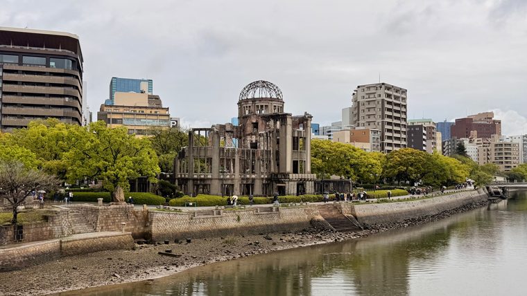 Le dôme de la bombe A à Hiroshima et le torii flottant de Miyajima