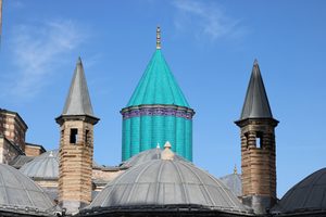 Le dôme vert du musée Mevlana à Konya