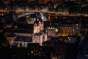 Vue plongeante sur Liège depuis les escaliers de la Montagne de Bueren