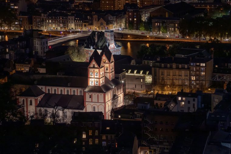 Vue plongeante sur Liège depuis les escaliers de la Montagne de Bueren