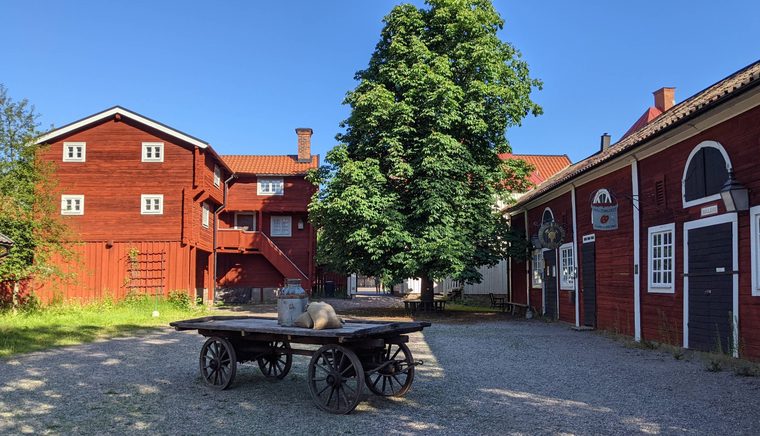 Les maisons en bois rouge typiques du quartier de Gamla Linköping