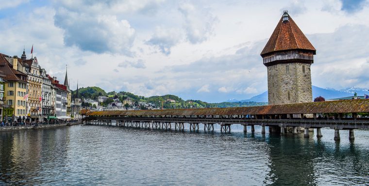 Le pont de la Chapelle (Kapellbrücke) et la vieille ville de Lucerne