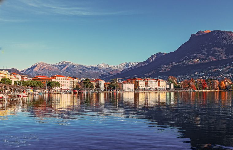 Vue sur le lac de Lugano et le Monte San Salvatore depuis le Parco Ciani