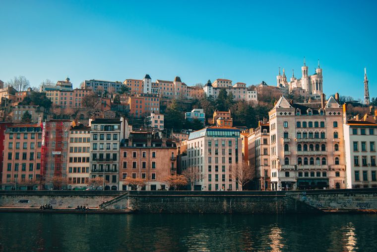 Vue sur la colline de Fourvière et la Saône depuis la Presqu'île