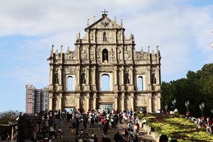 Les ruines de Saint-Paul et les rues pavées du centre historique de Macao