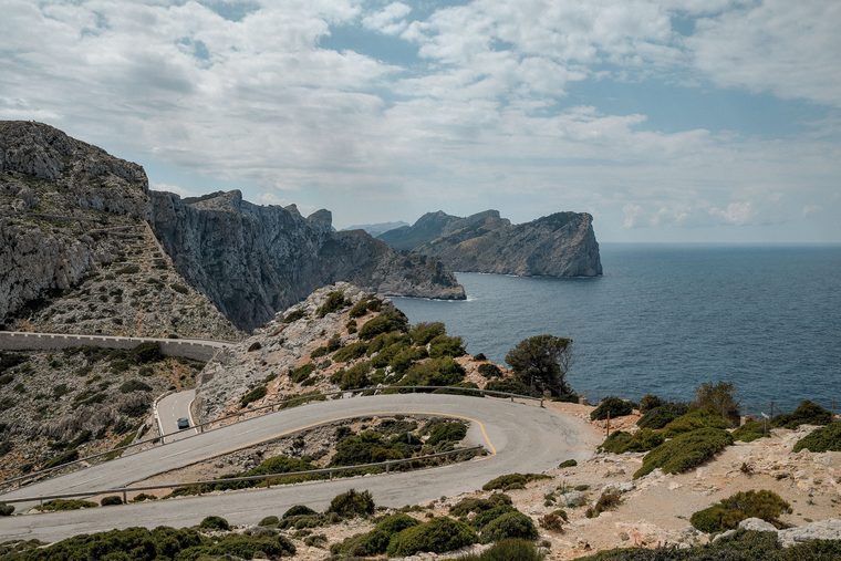 La route sinueuse menant à Sa Calobra dans la Serra de Tramuntana