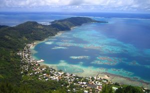 Vue sur le lagon des Gambier depuis les hauteurs de Mangareva