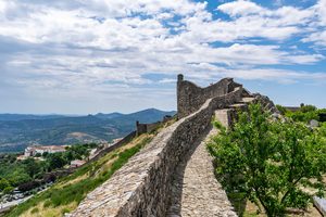 Le village blanc et le château perché de Marvão