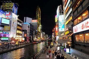 Les néons de Dotonbori et le canal de nuit à Osaka
