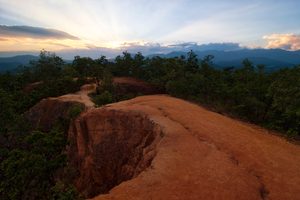 Vue sur les crêtes étroites du canyon de Pai au coucher du soleil