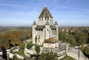La Tour César dominant la cité médiévale de Provins