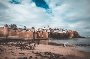 La Kasbah des Oudayas surplombant l'océan Atlantique