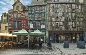 Les maisons à pans de bois colorées du centre historique de Rennes