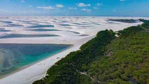 Les dunes blanches et lagunes d'eau douce du parc national des Lençóis Maranhenses