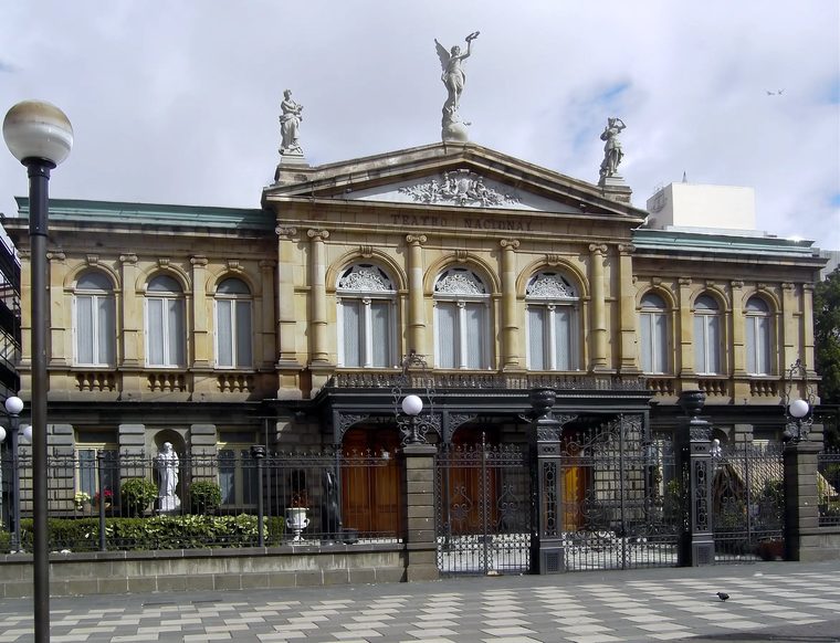 L'architecture classique du Théâtre National de San José