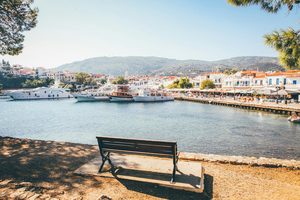Le vieux port de Skiathos et la péninsule de Bourtzi