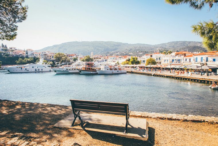 Le vieux port de Skiathos et la péninsule de Bourtzi