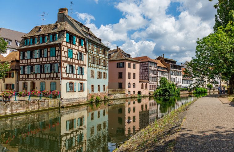 Les maisons à colombages de la Petite France au bord de l'eau