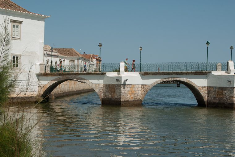Le pont romain sur le fleuve Gilão à Tavira