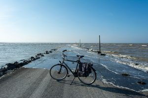 Le passage du Gois à marée basse reliant l'île de Noirmoutier